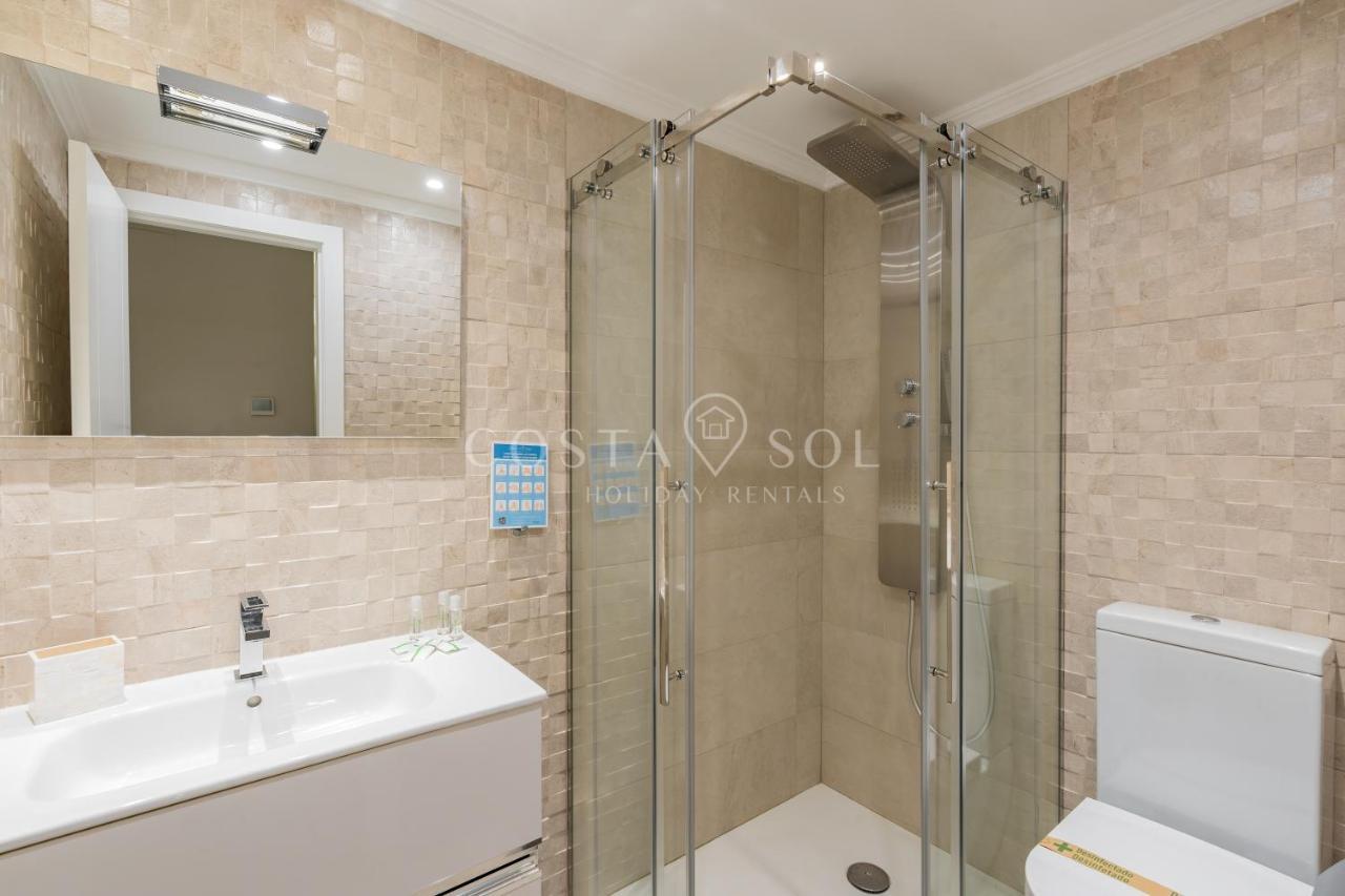 Puerto Marina-Benalmadena Luxury Apartment Dentro De La Isla Екстериор снимка